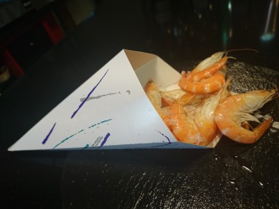 de mesa en mesa- Cucurucho de gambas-la-catedral-bar-tudela