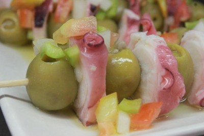 DE MESA EN MESA-Pulpo y Aceitunas, CASA ALBERTO DE TAPA EN TAPA