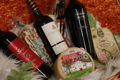 de mesa en mesa rev ista gastronomica- estafeta 77 tienda de productos navarros en pamplona calle estefeta