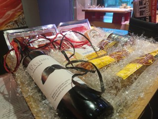 de mesa en mesa revista gastronomica reportaje en txoko del iberico en pamplona parte de cesta disponible en navidades 2016